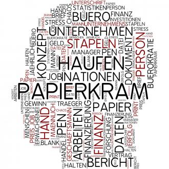 Kopf voller Papierkram Ein Kopf voller Papierkram